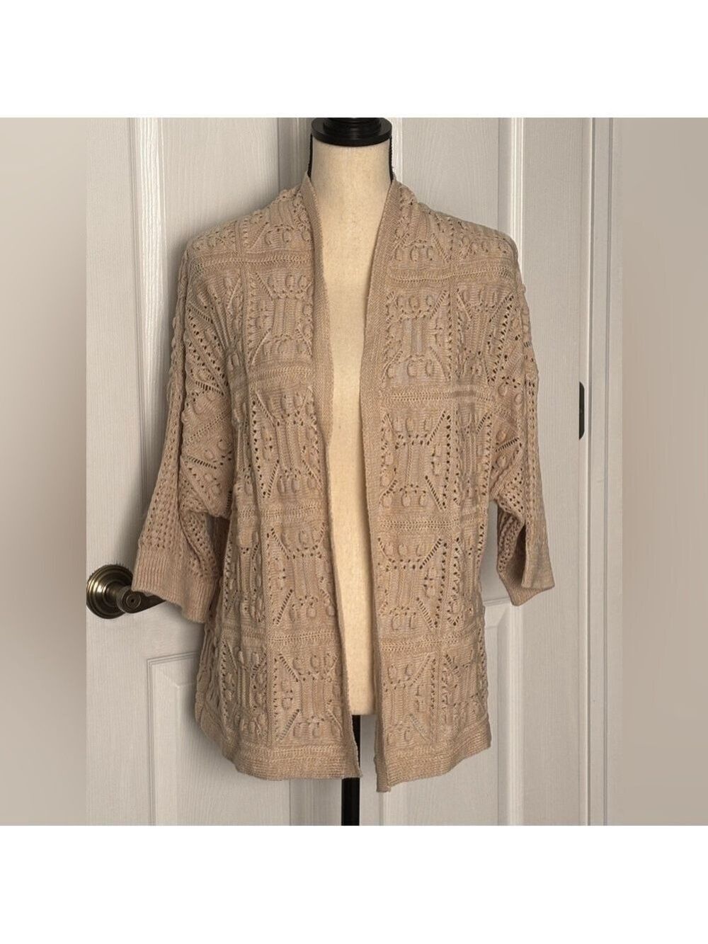 Lety & Me Beige Open-Front Open Weave Knit Sweater Wmn’s Sz Medium NWT
